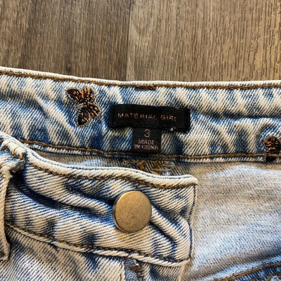 Material Girl Light Wash Butterfly Distressed Jeans Size 3 - Picture 4 of 8